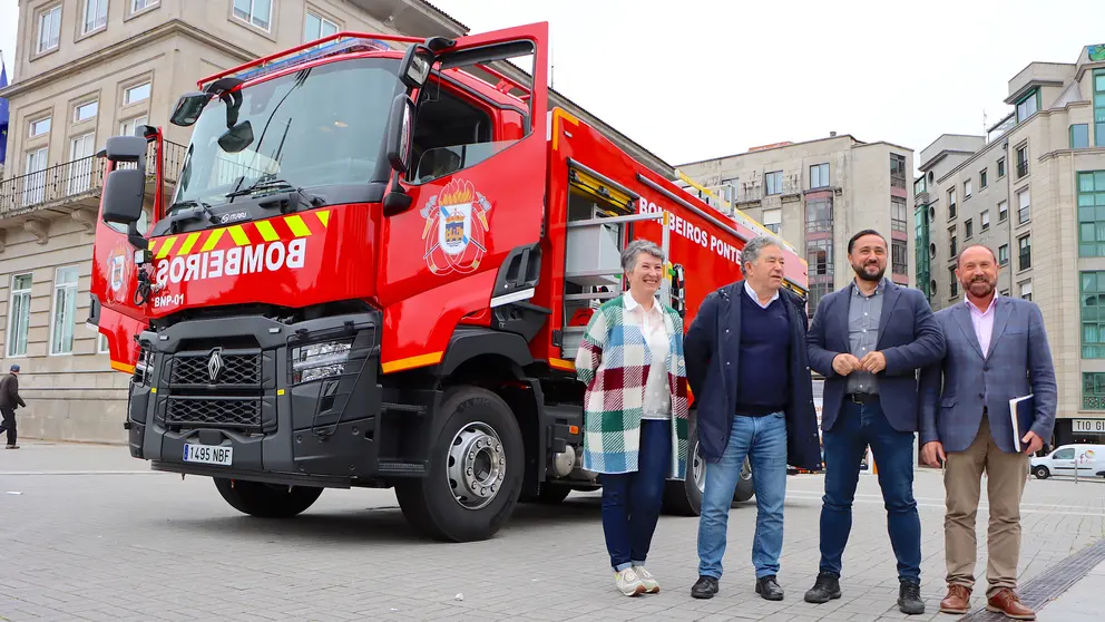 Novo cami&oacute;n nodriza de bombeiros