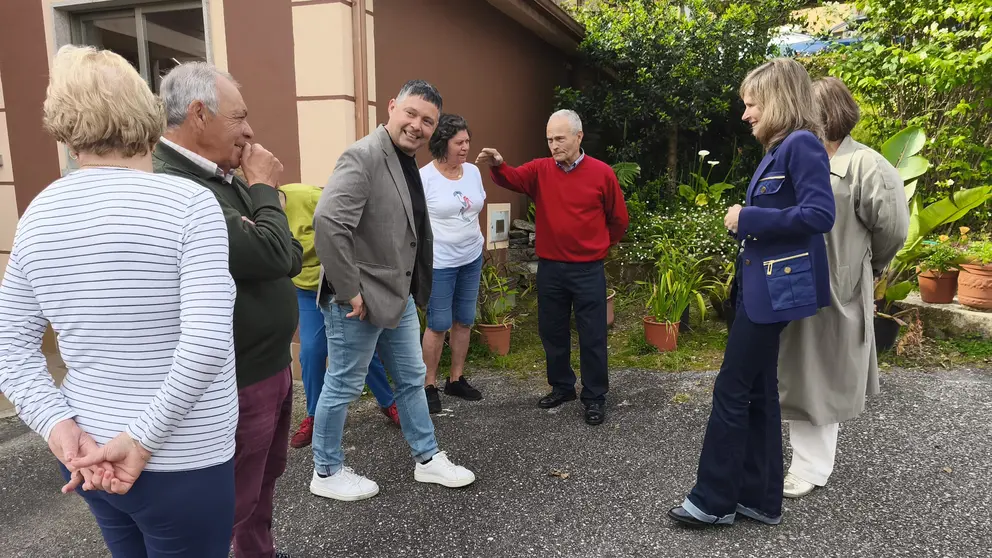 Manu Lourenzo, Nava Castro e veci&ntilde;as e veci&ntilde;os do Val Sobral