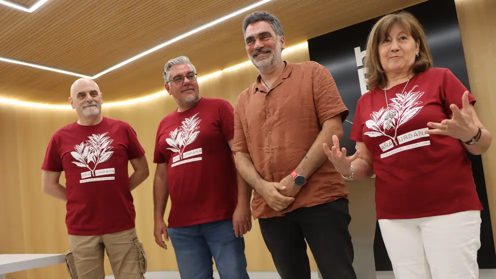 Presentaci&oacute;n de "Aqu&iacute; b&aacute;ilase"
