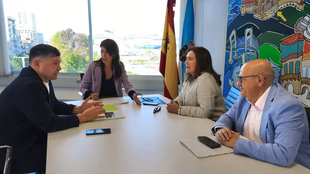 Reuni&oacute;n alcalde de Soutomaior coa conselleira infraestructuras