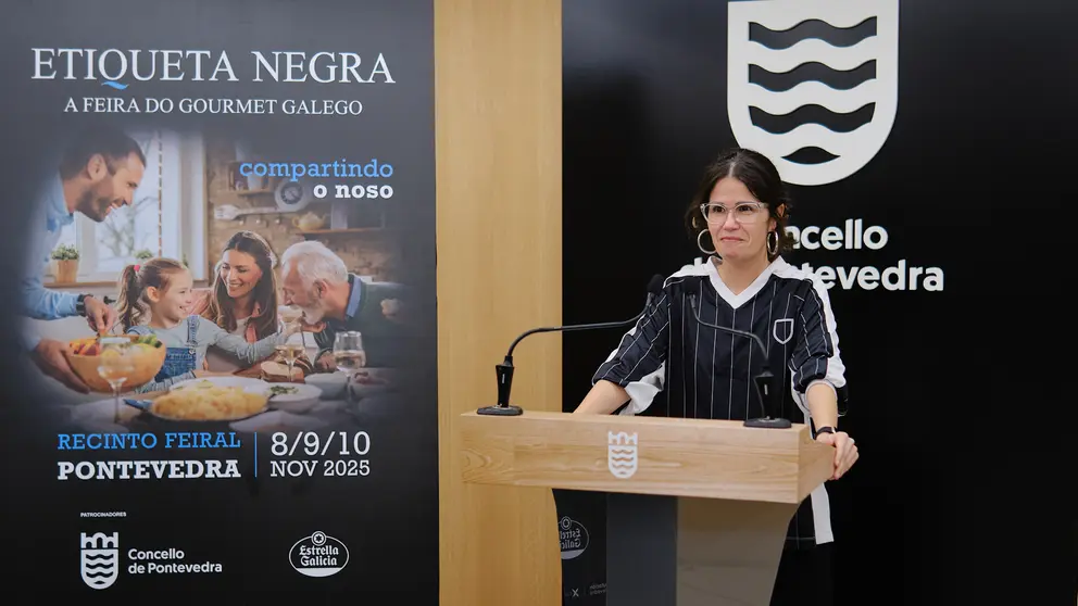 Anabel Gul&iacute;as na presentaci&oacute;n de Etiqueta Negra