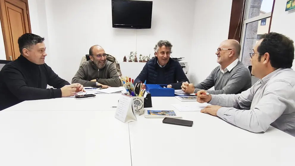 Manu Lourenzo e Pablo Garrido dos directores de obra e a empresa adxudicataria