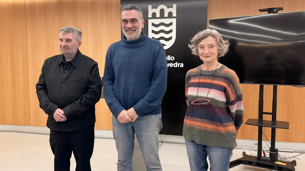 Demetrio G&oacute;mez coas persoas homenaxeadas no Sal&oacute;n do Libro