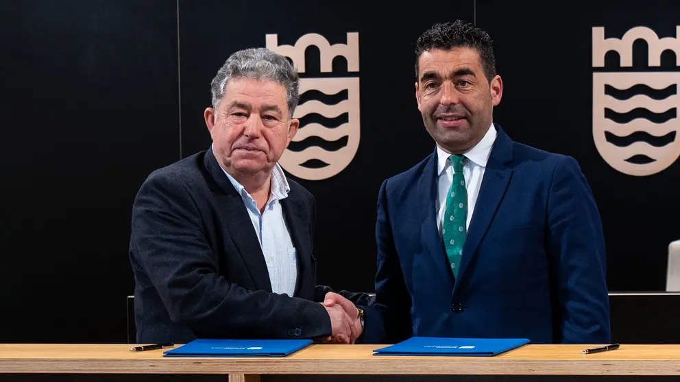 Lores e o presidente da deputaci&oacute;n