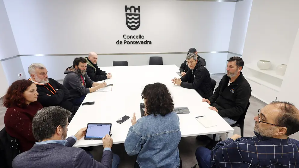 Reuni&oacute;n clubes deportivos Monte Porreiro por campo de f&uacute;tbol e rugby