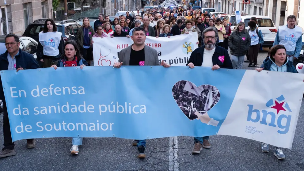 Manifestaci&oacute;n en defensa da sanidade en Soutomaior