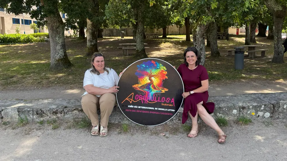 Rosana Mart&iacute;nez Boullosa e Rosana Comesa&ntilde;a presentando A Orghullosa