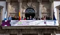 O Concello de Pontevedra colga a pancarta do 8M e reafirma o seu compromiso: "Nin un paso nin un centímetro para atrás"