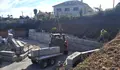 O Concello de Pontevedra constrúe un muro de contención no aparcadoiro da rúa Alemaña de Monte Porreiro para asegurar o noiro da parcela