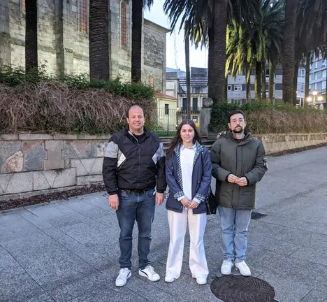Jeni Iglesias e Santiago D&iacute;az co portavoz municipal Manuel Fari&ntilde;a