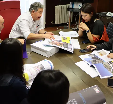 Reuni&oacute;n coa delegaci&oacute;n coreana de Sencheon
