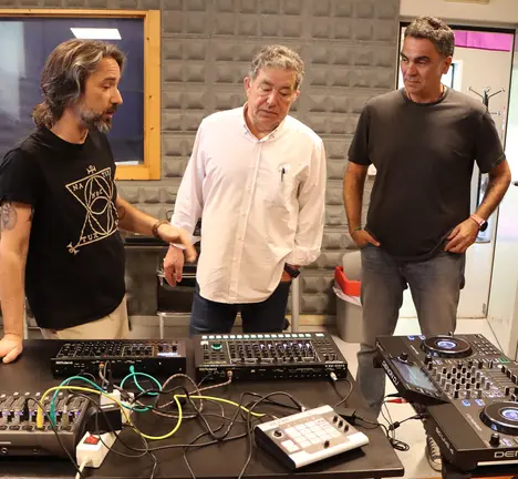 Visita de Lores ao local de m&uacute;sica