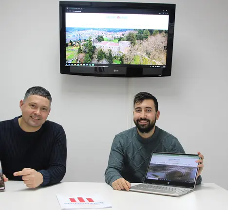 Manu Lourenzo e Diego Moreira na presentaci&oacute;n da nova web