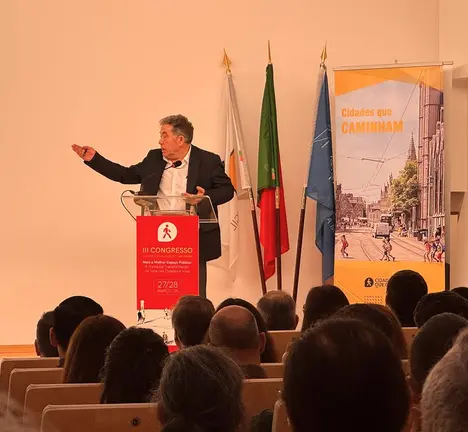 Lores no Porto no 3&ordm; Congreso das Cidades e Vilas que Caminhan.jpeg