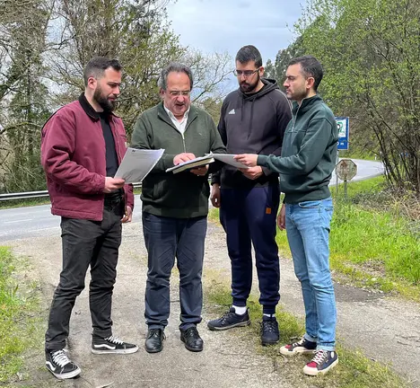 Ernesto Filgueira e outros membros do BNG na Volta de Calvelo
