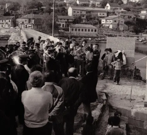 Fernando Pereira no acto de descoberta da placa dos Heroes de Ponte Samapaio