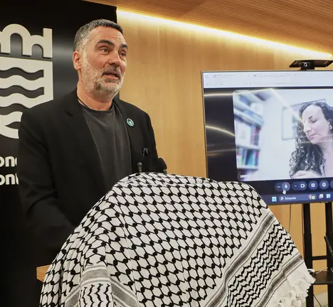 Demetrio G&oacute;mez e Irene Mart&iacute;nez na presentaci&oacute;n de Palestina como pa&iacute;s convidado