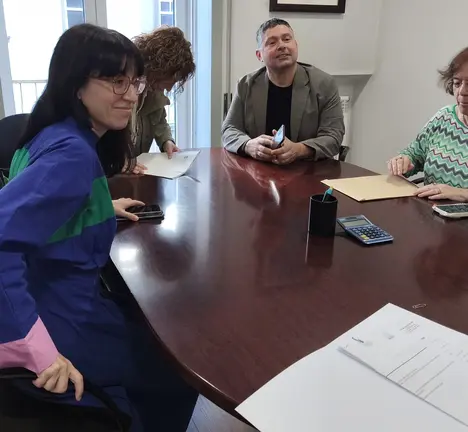 Sinatura da recepci&oacute;n dos terreos parra o novo centro de sa&uacute;de