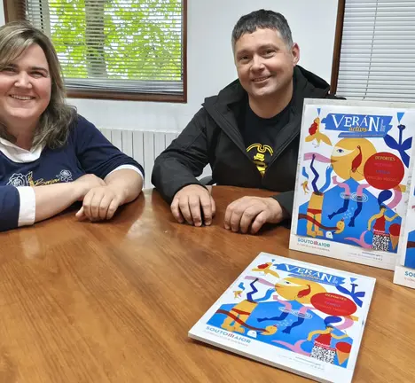 Rosana Mart&iacute;nez Boullosa e Manu Lourenzo na presentaci&oacute;n de Ver&aacute;n Activo