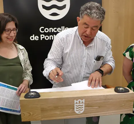 Miguel Anxo Fdez. Lores asinanto a adesi&oacute;n de Pontevedra ao manifesto da campa&ntilde;a Clean Cities