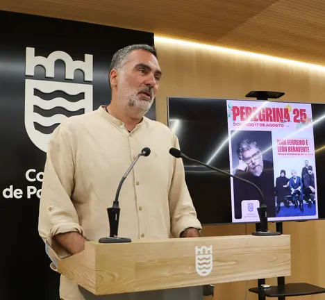 Demetrio G&oacute;mez na presentaci&oacute;n do concerto