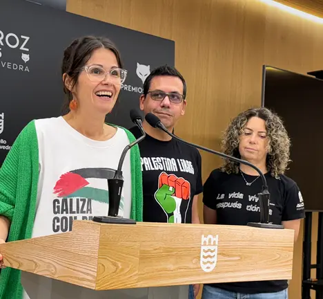 Anabel Gul&iacute;as na presentaci&oacute;n de Pontes&aacute;n