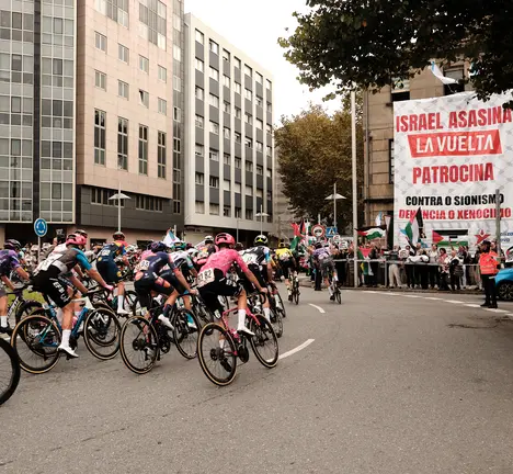 Paso de "La Vuelta" por Pontevedra