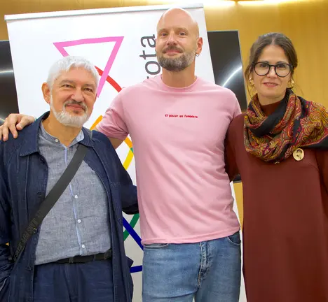 Anabel Gul&iacute;as na presentaci&oacute;n do Premio Pinto e Maragota