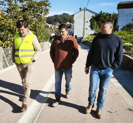 Manu Lourenzo visitando obras Cami&ntilde;o de Santiago
