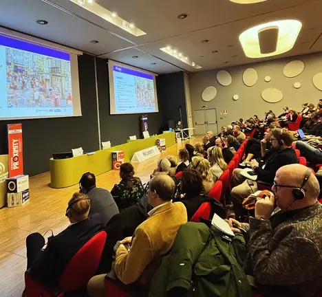 Intervenci&oacute;n de Lores en Reggio Emilia