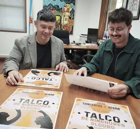Manu Lourenzo e Gonzalo Outeiro presentando os concertos de ver&aacute;n