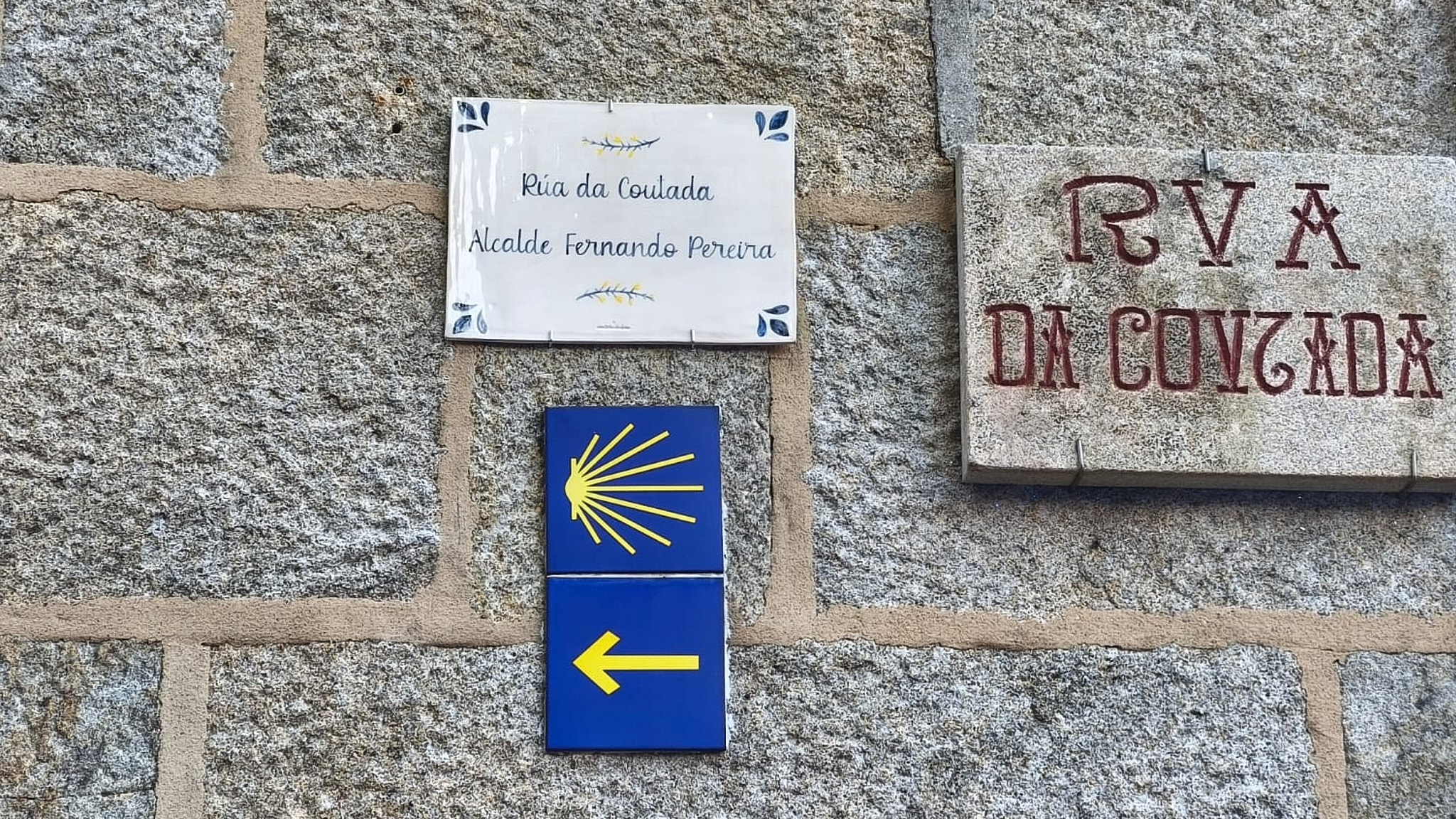 Praca co nome nome da Rúa da Coutada - Alcalde Ferando Pereira