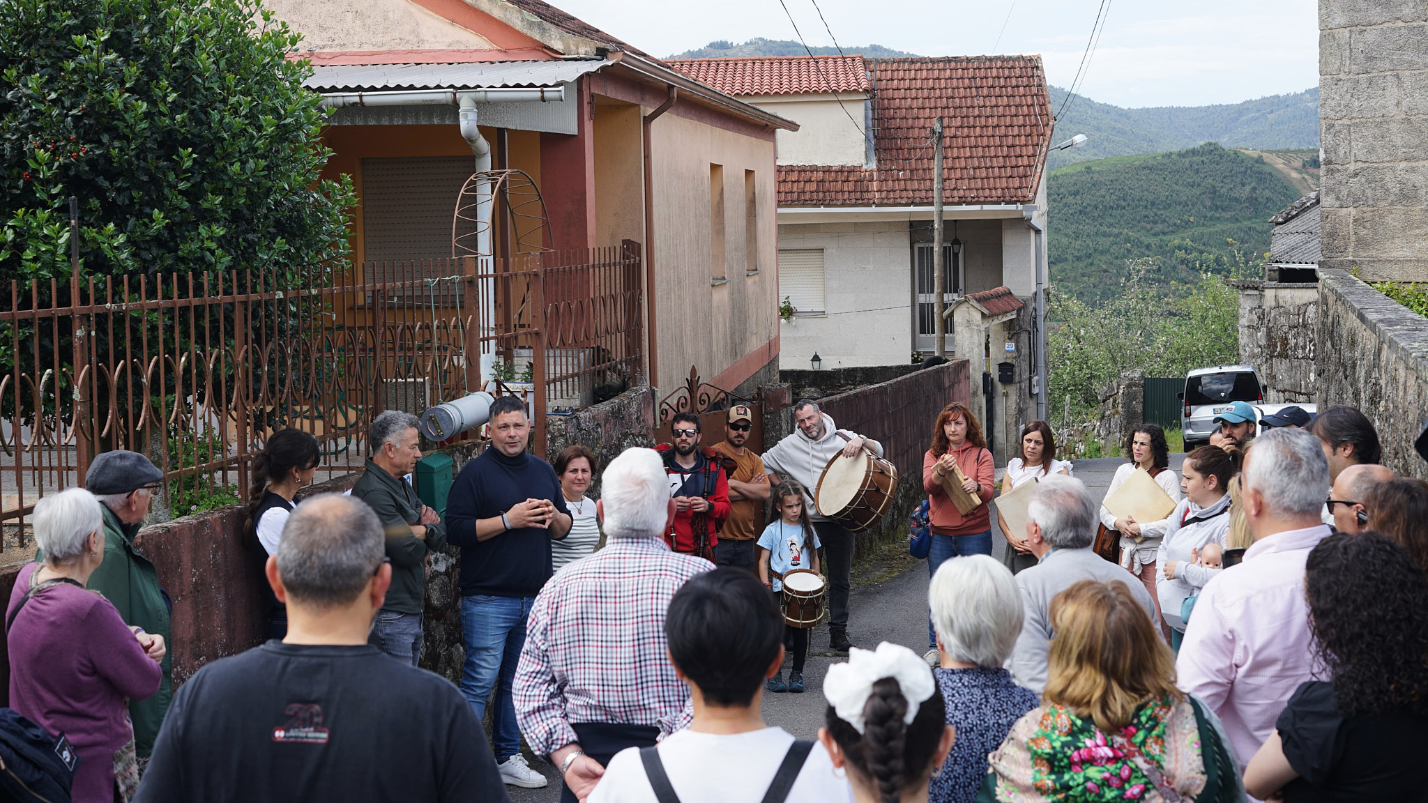 Colocación dunha placa na súa memoria na casa na que vivíu Maruja da Cregha